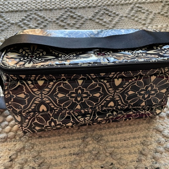 Vera Bradley lunch bag - Picture 2 of 5